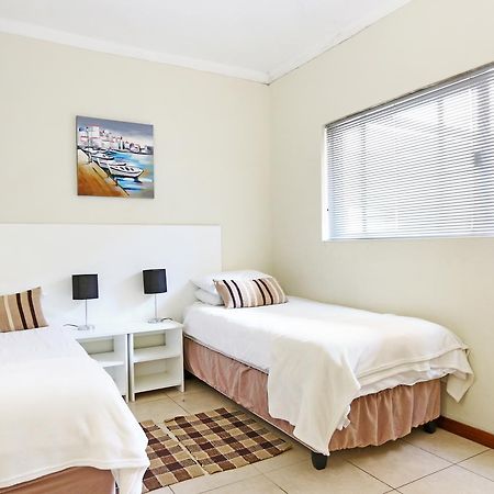 Amalfi On Regent Hotel Cape Town Bagian luar foto