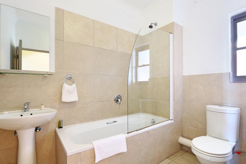 Amalfi On Regent Hotel Cape Town Bagian luar foto